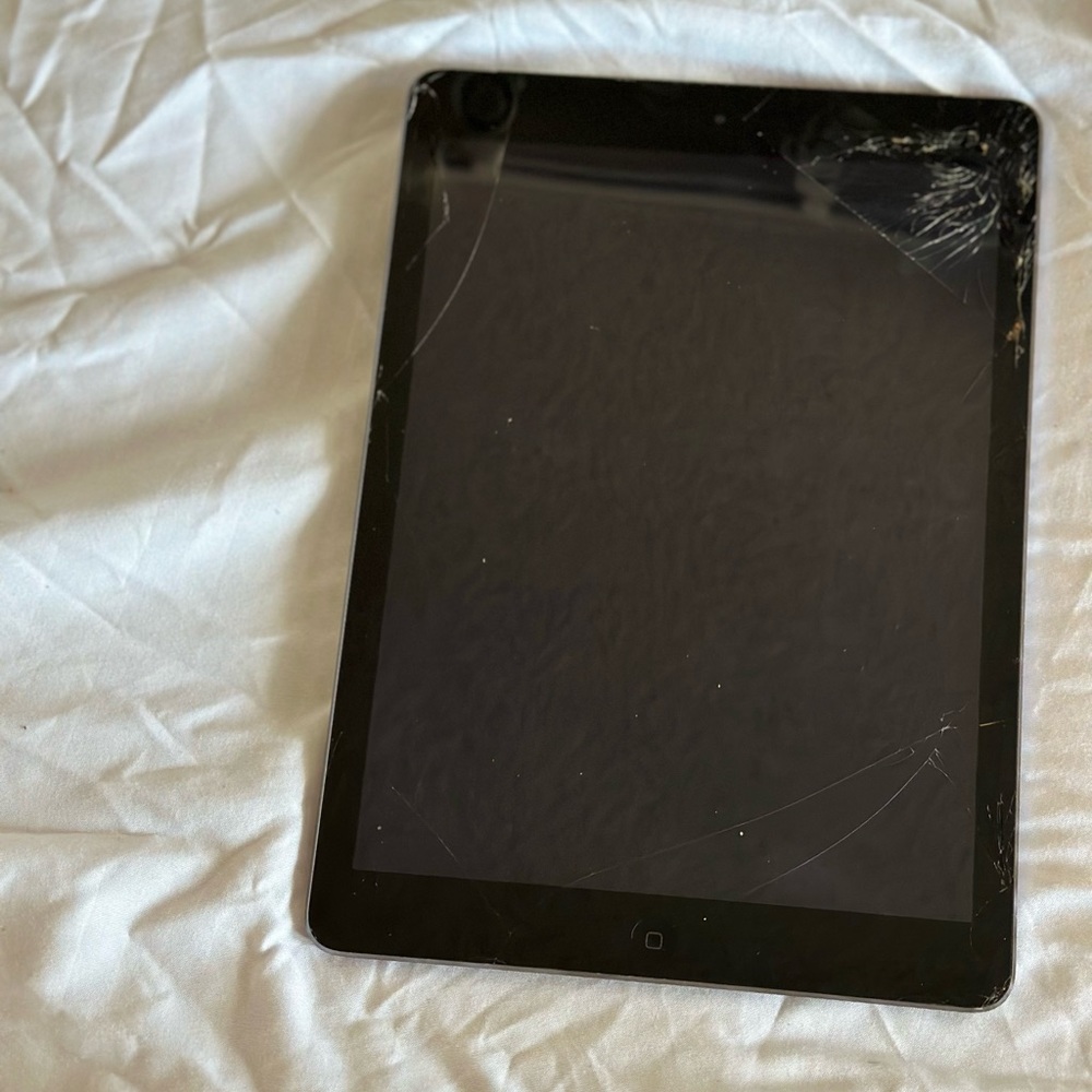 APPLE IPAD model A1475